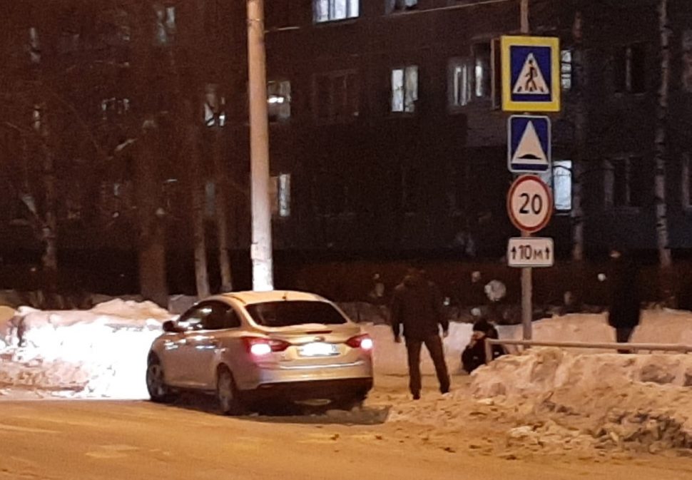 Водитель «Форда» едва не сбил пешехода в Северодвинске